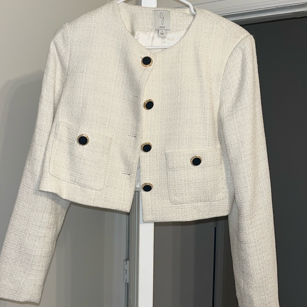Cream Joie Cropped shoulder pad Blazer Jacket with black/gold buttons, size 8